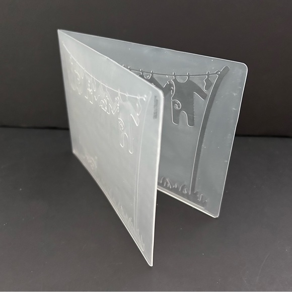 Cuttlebug 4” x 6” baby clothes line embossing folder - Picture 4 of 4